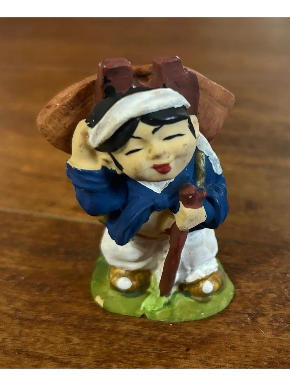 YI ART Korean resin figurine Village Worker Carrying Large load